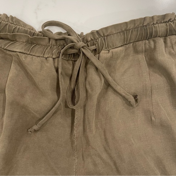 Cloth & Stone Women's Olive Cargo Shorts - Picture 5 of 14